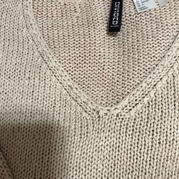 H&M  V-neck Sweater - Picture 3 of 7